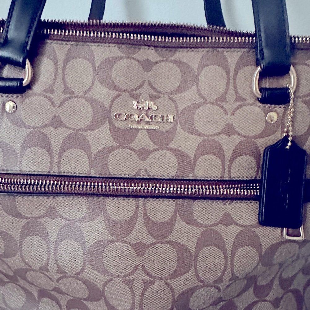 Tote In Signature Canvas - COACH - Picture 5 of 8